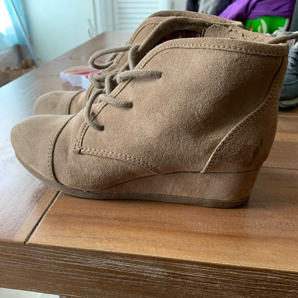 Little girl size 13 wedge mad love shoes